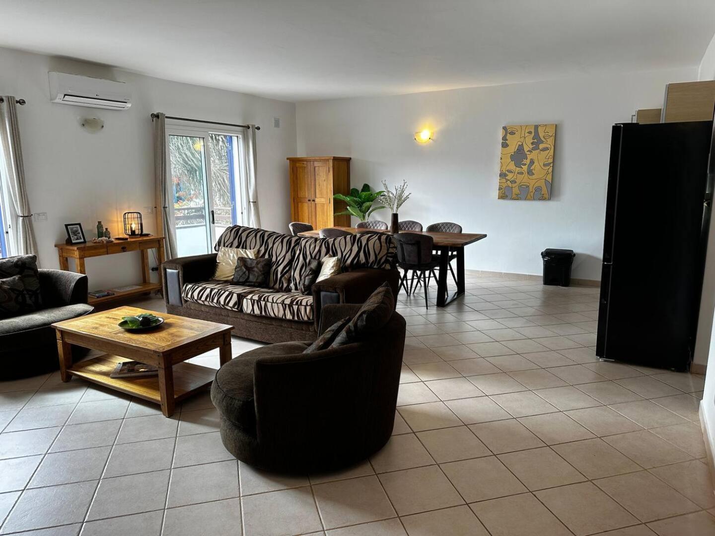 Leme Bedje Two Bedroom - By Bobbywashere Санта Мария Екстериор снимка